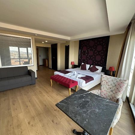 Budget Friendly Rooms Taksim Стамбул Экстерьер фото